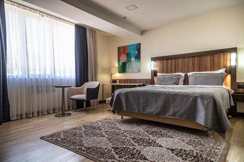 Avenue Park Hotel Yusufkhona Екстер'єр фото
