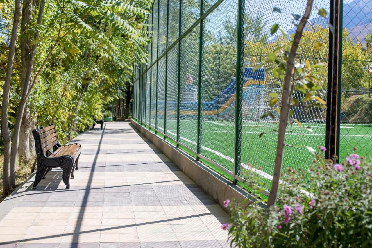 Avenue Park Hotel Yusufkhona Екстер'єр фото
