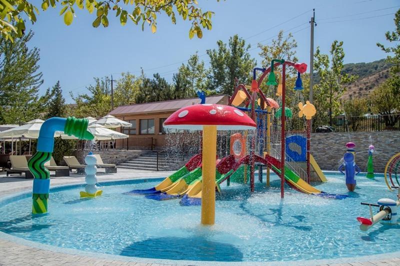Avenue Park Hotel Yusufkhona Екстер'єр фото
