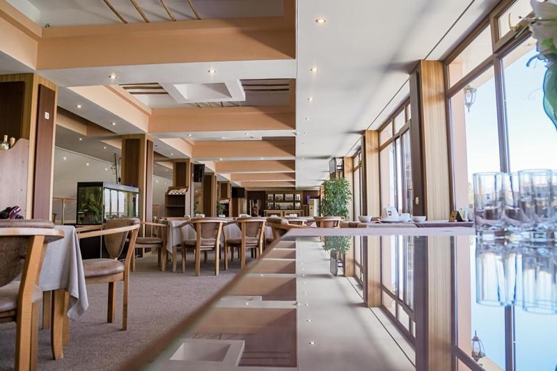Avenue Park Hotel Yusufkhona Екстер'єр фото