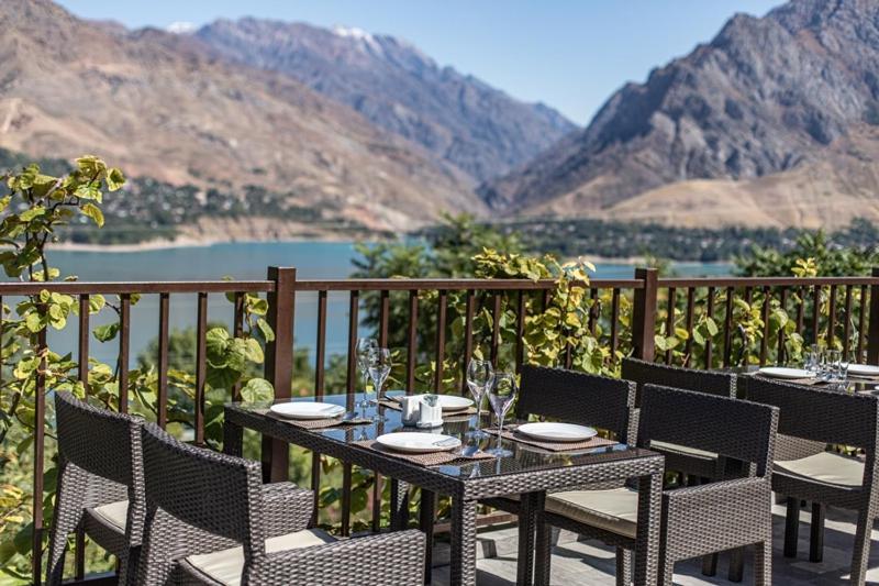 Avenue Park Hotel Yusufkhona Екстер'єр фото