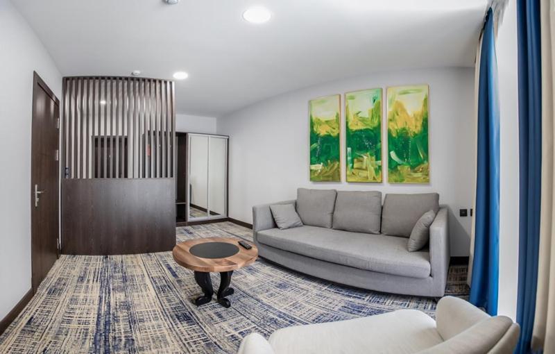 Avenue Park Hotel Yusufkhona Екстер'єр фото